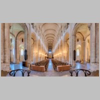 Saint-Sernin_Basilica_Nave, photo by Benh LIEU SONG on Wikipedia, large.jpg